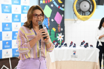 Entrega dos Tênis no CMEI Prof. Carlos Alberto Martinelli de Souza