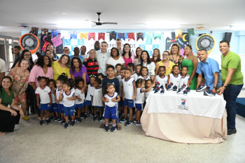 Entrega dos Tênis no CMEI Prof. Carlos Alberto Martinelli de Souza