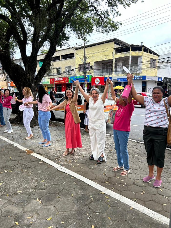 Assistência Social de Vitória tem ação de conscientização do Outubro Rosa