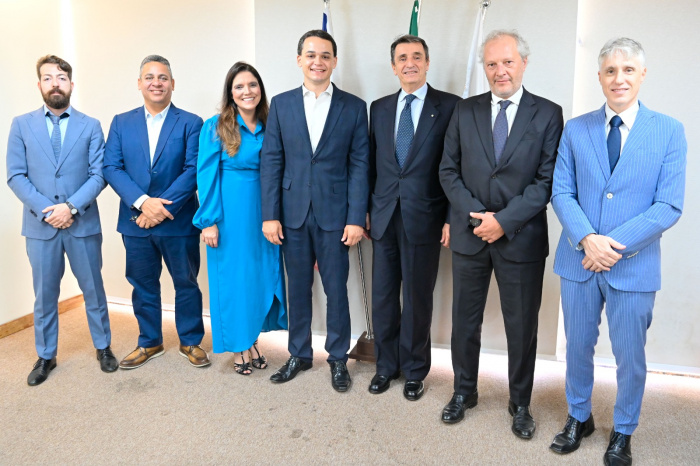 Prefeito recebe visita do embaixador da Itália no Brasil