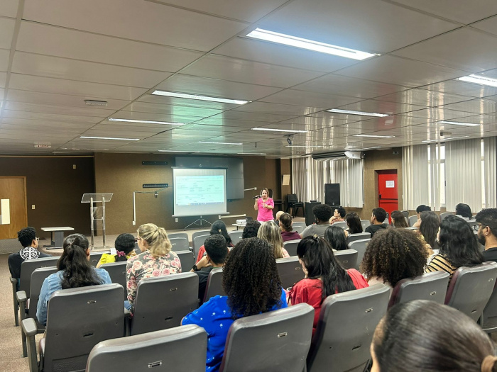 Trabalhadores da Assistência Social participam e capacitação