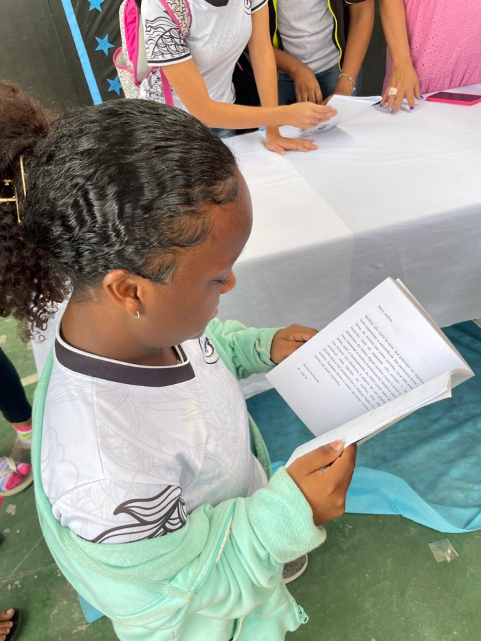 Estudantes da Emef Marieta Escobar escrevem livro sobre sonhos e projetos de vida