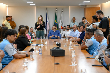 Assinatura do contrato para a prestação de serviços de tratamento de animais errantes de pequeno por
