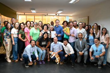 Assinatura do contrato para a prestação de serviços de tratamento de animais errantes de pequeno por