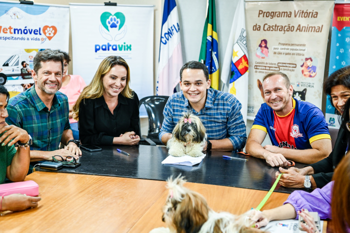 Assinatura do novo contrato do PataVix! Acolhimento e tratamento de animais em risco