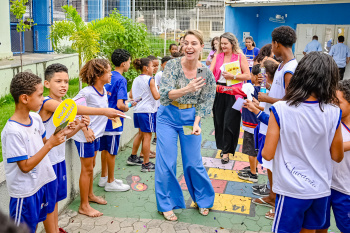 Priscila Cruz da ONG Todos Pela Educação visita a EMEF Paulo Reglus Neves Freire