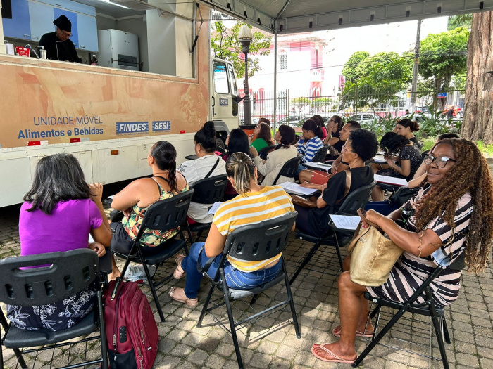 Aulas de culinária natalina na carreta Cozinha Brasil