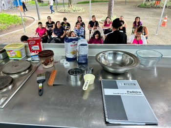 Aulas de culinária natalina na carreta Cozinha Brasil