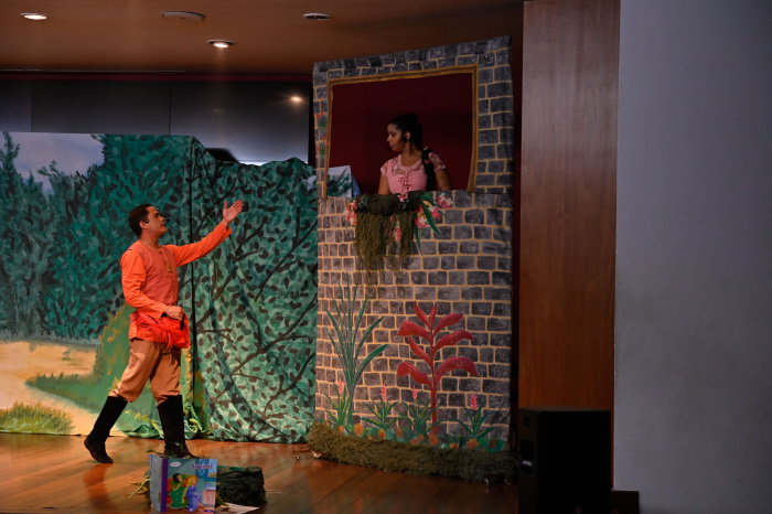 Projeto Viajem pela Leitura Teatro Rapunzel