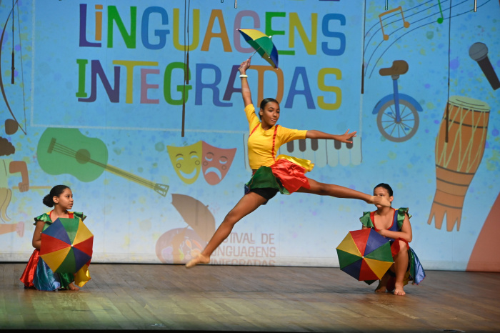 Apresentação de Linguagens Teatrais do Estudantes da Rede