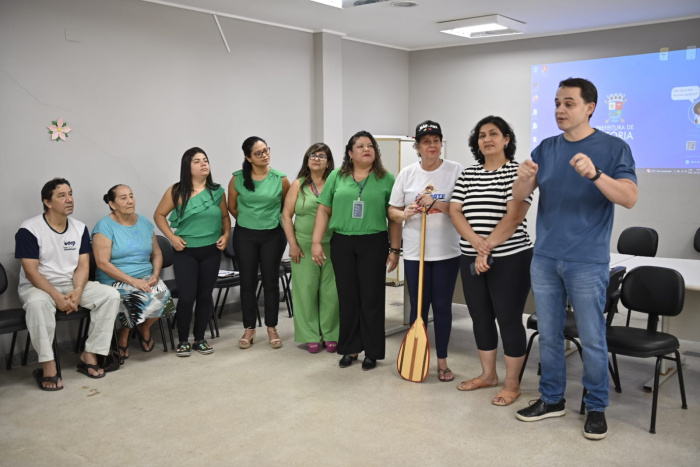 Prefeito Lorenzo Pazolini participa da ação Natal com Saúde