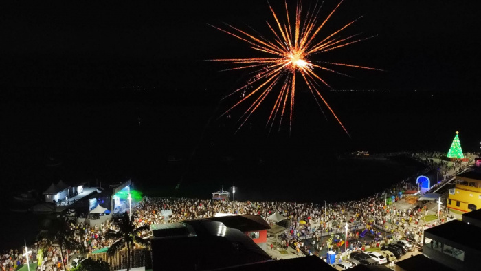 Queima de fogos na Orla de São Pedro