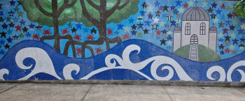 Muro com arte em mosaico da Escola Alvimar Silva.