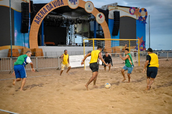 Jogo de Futebol das Lideranças Comunitárias de Vitória na Arena de Verão 2025