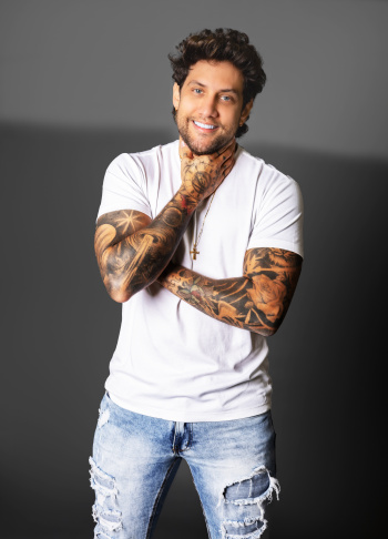 Rafael Barreto comanda a banda Jammil às 22 horas no pré-Carnaval da Arena de Verão.