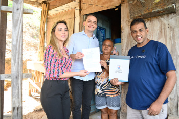 Entrega do Contrato de Aluguel Social no Morro do Bonfim