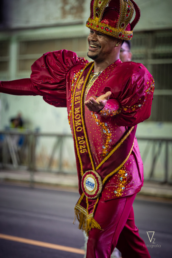 Rei Momo do carnaval de Vitória 2025 Vini Sayos