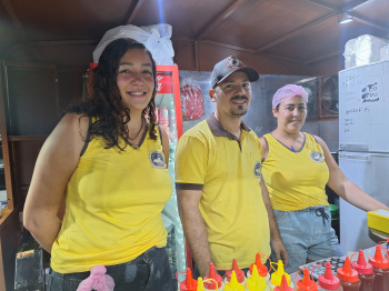 Ambulantes comemoram movimento no Circuito da Folia nesta segunda (3)