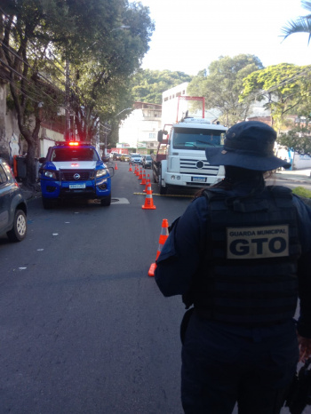 Motoqueiro sem CNH é detido após fugir de blitz em Vitória