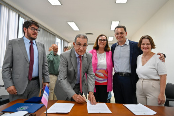 Assinatura do Termo de Cooperação de Atendimento à População em Situação de Rua junto ao TRE