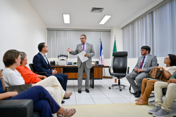 Assinatura do Termo de Cooperação de Atendimento à População em Situação de Rua junto ao TRE