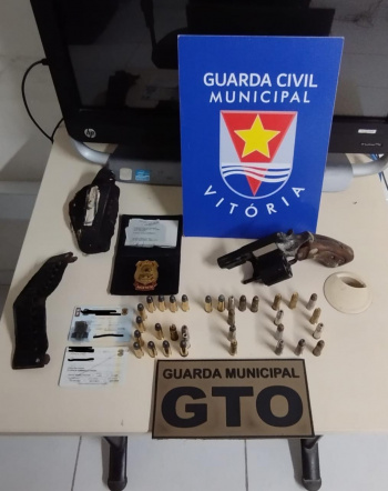 Os objetos apreendidos foram encaminhados à autoridade policial para análise.
