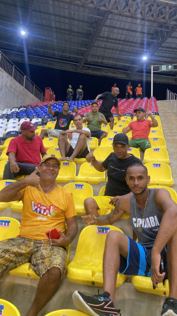 Acolhidos do Abrigo 1 assistem 1º jogo da final do Capixabão - Kleber Andrade