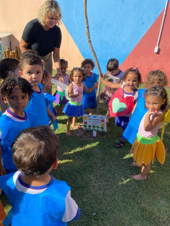 Aprendizado sobre o meio ambiente começa no quintal do CMEI Gilda Ramos, em São Pedro