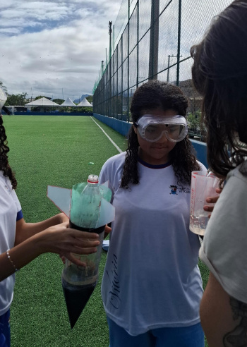 Estudantes da EMEF Rita de Cássia participam da Olimpíada de Foguetes