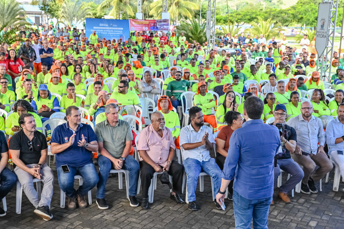 Homenagem ao dia do Servidor da Limpeza Urbana na Praça do Papa