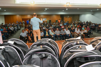 Entrega de bônus e Kits do Bolsa Atleta