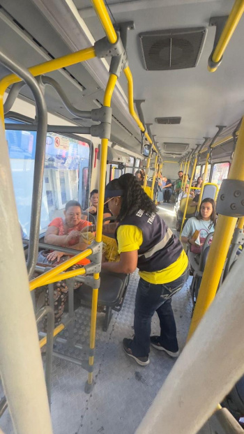 Ação educativa da campanha Maio Amarelo