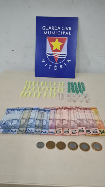 Jovem é detido com drogas na Praia do Canto