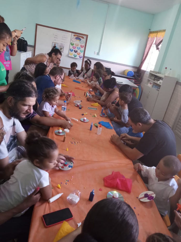 CMEI Valdívia da Penha Antunes Rodrigues promove criatividade com as famílias em Santos Dumont