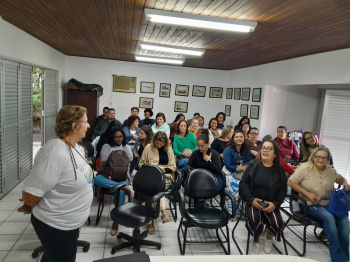 Formação com educadoras da EMEF Marieta Escobar sobre ecossistema da restinga