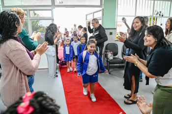 Primeiro dia de aula da EMEF Paulo Roberto no Morro São Benedito