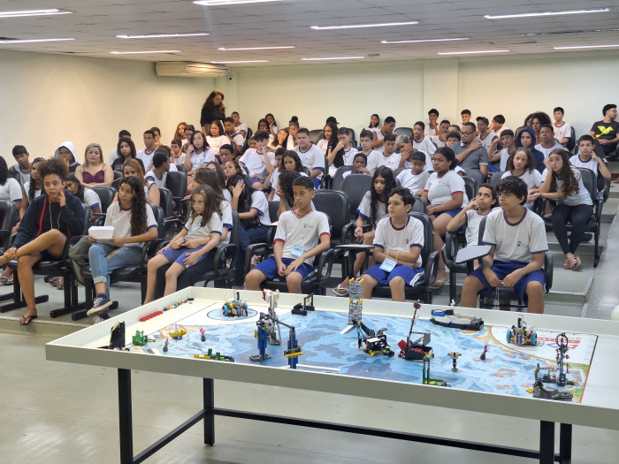 Projeto Lego na EMEF Prezideu Amorim, no bairro Bonfim