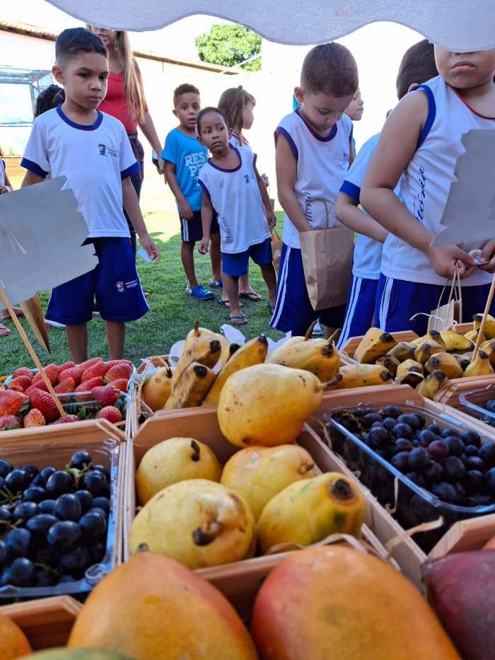 Dia de feira no CMEI Gilda de Athayde, em São Pedro
