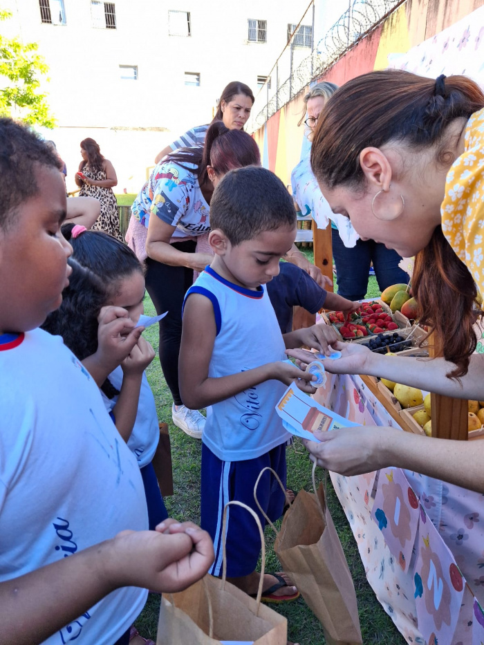 Dia de feira no CMEI Gilda de Athayde, em São Pedro