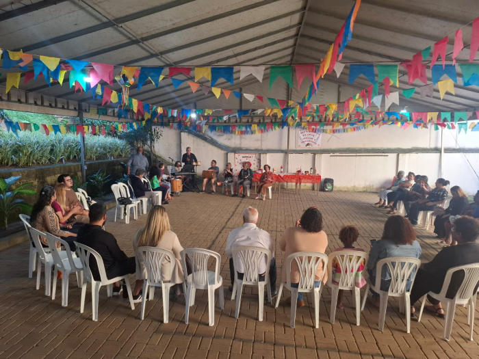 A primeira reunião para organização dos grupos formativos foi realizada nesta segunda (7).