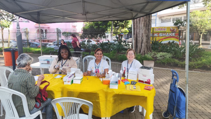 Saúde de Vitória promove ação educativa sobre hepatites virais no Parque Moscoso