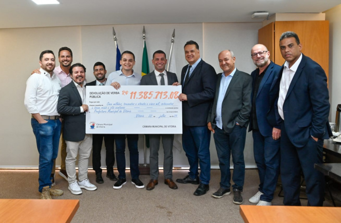 Entrega do Cheque de devolução de recursos da CMV