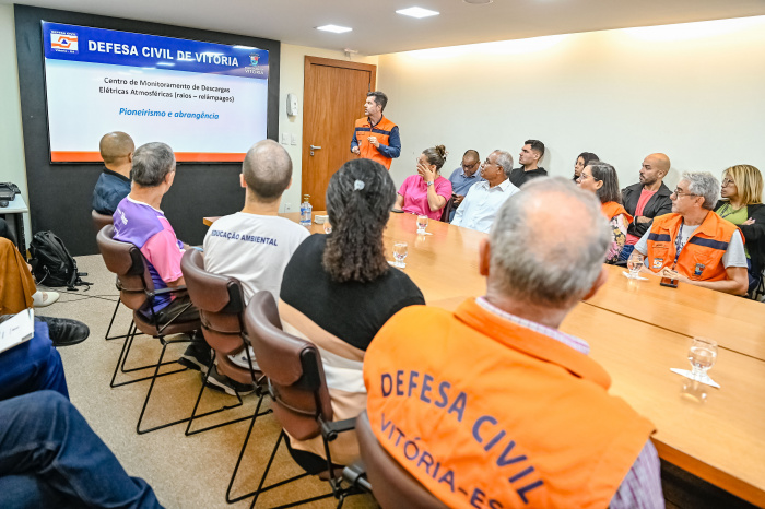 Anuncio Primeiro Centro de Monitoramento Descargas Elétricas Atmosféricas da Grande Vitória e Região Metropolitana