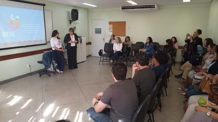 Projeto Nós na Rede em Vitória tem primeira aula presencial na ETSUS