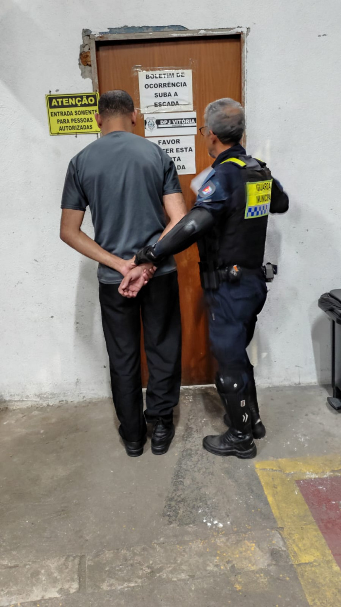 Preso com mandado de prisão por crime da Lei Maria da Penha