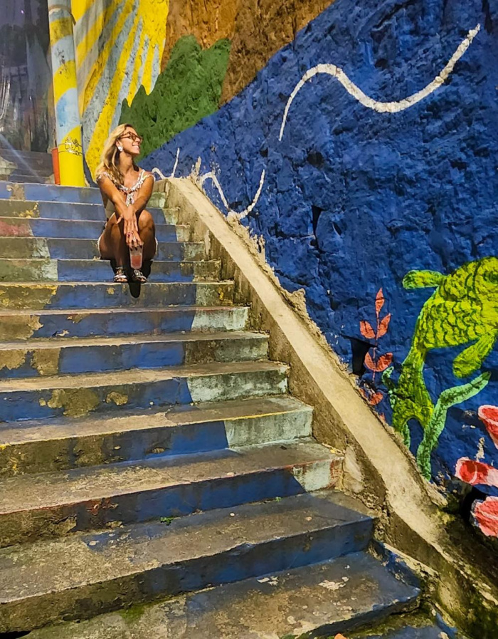 Thaís Eduão, nas escadarias do Centro de Vitória