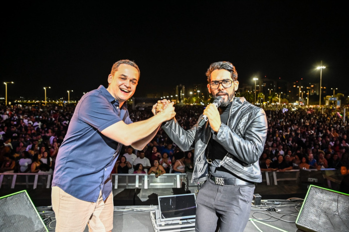 Ton Oliver trouxe o melhor do sertanejo universitário e aqueceu o público.