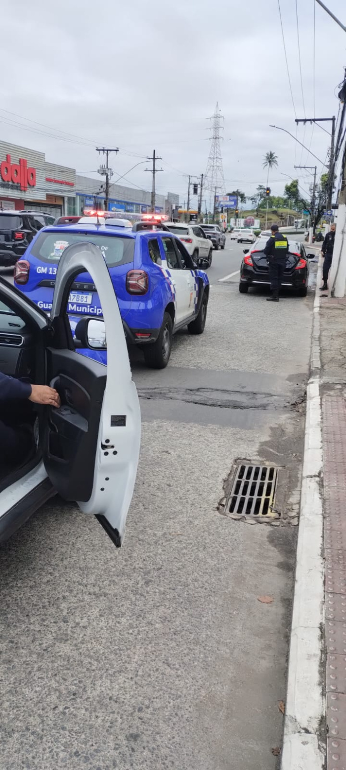Guarda de Vitória recupera carro roubado no RJ e detém motorista