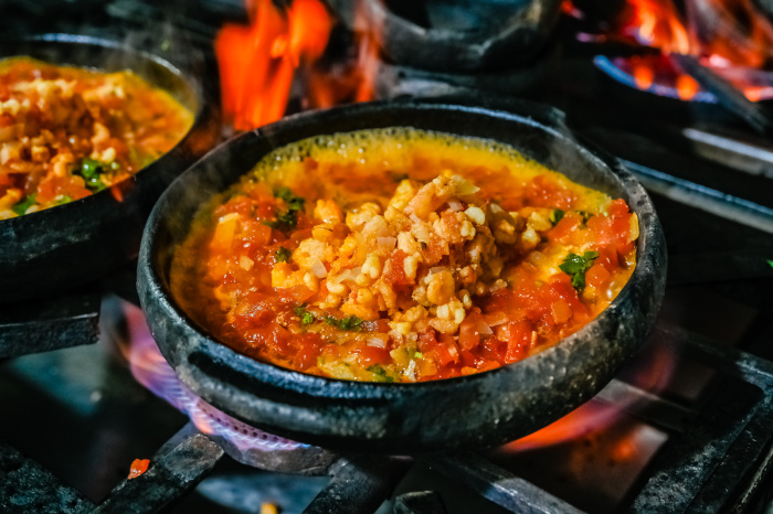 Moqueca de Badejo - Preparo na Cozinha do Restaurante Pirão