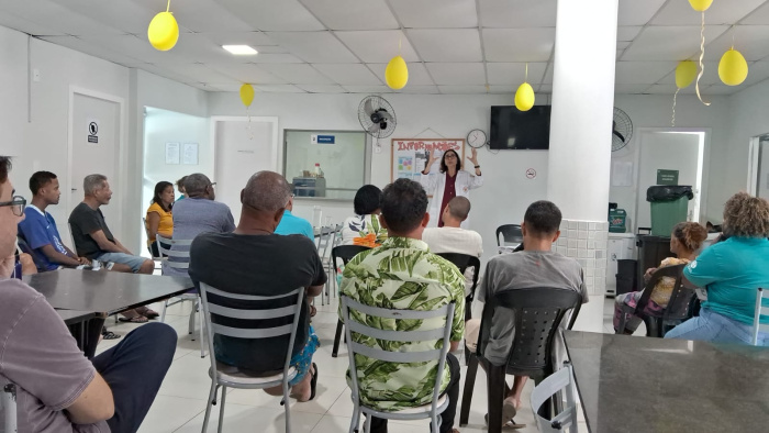 Roda de conversa no Abrigo 1 sobre saúde mental